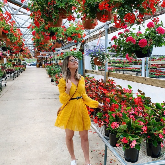 ZARA Yellow dress - Picture 1 of 5